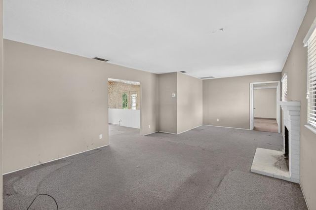 1220 Palm Ave, Roseville, CA 95661