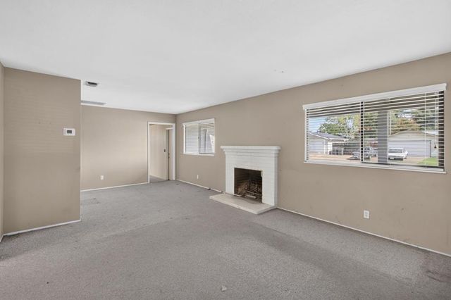 1220 Palm Ave, Roseville, CA 95661