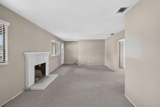 1220 Palm Ave, Roseville, CA 95661