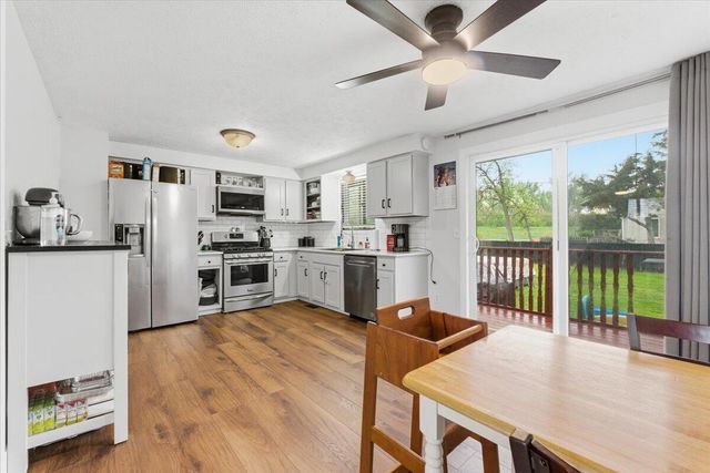 4048 AVENUE E, Council Bluffs, IA 51501
