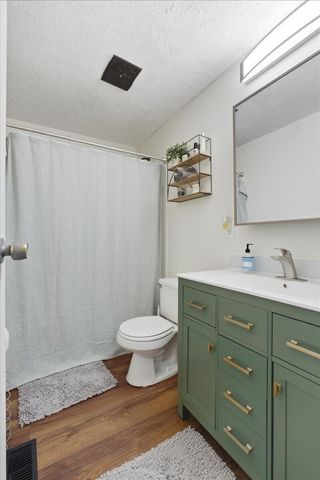 4048 AVENUE E, Council Bluffs, IA 51501