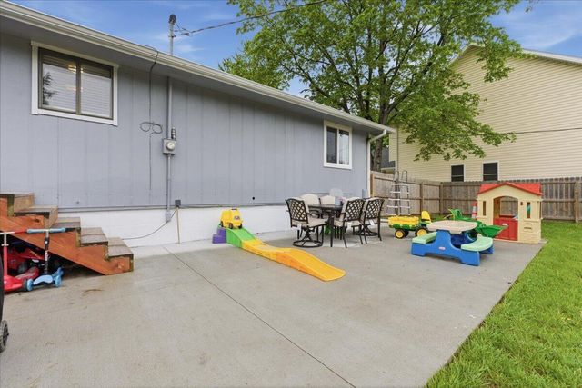 4048 AVENUE E, Council Bluffs, IA 51501