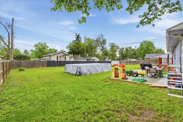 4048 AVENUE E, Council Bluffs, IA 51501