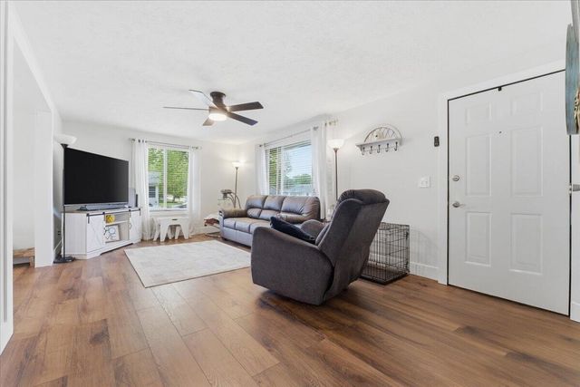4048 AVENUE E, Council Bluffs, IA 51501