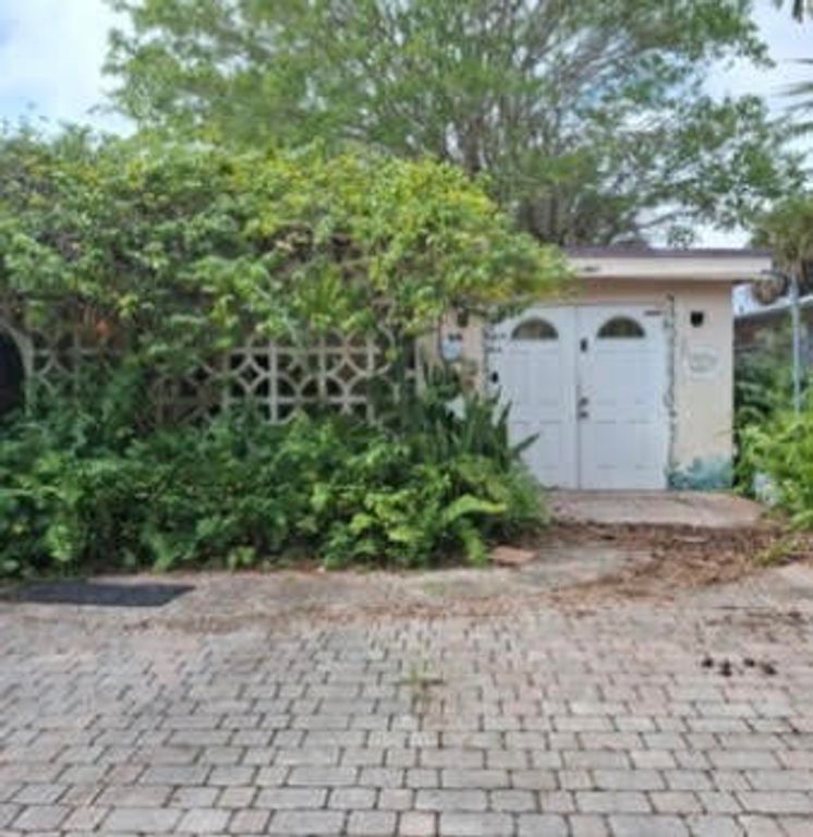 1805 N Dixie Highway, Fort Lauderdale, FL 33305