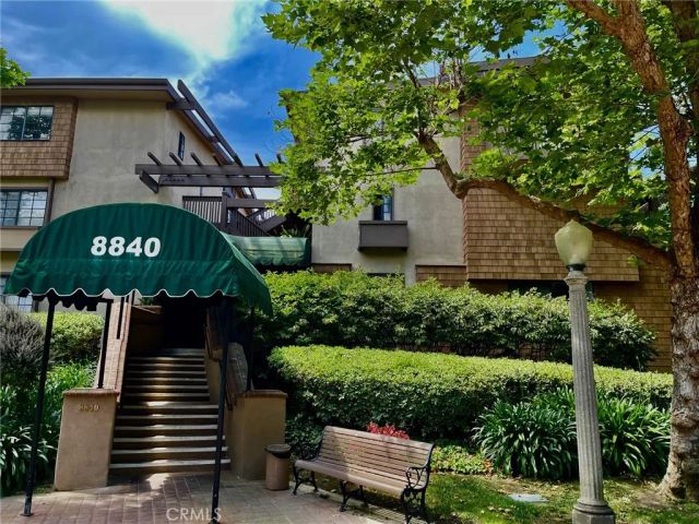 8840 Villa La Jolla Drive 220, La Jolla, CA 92037
