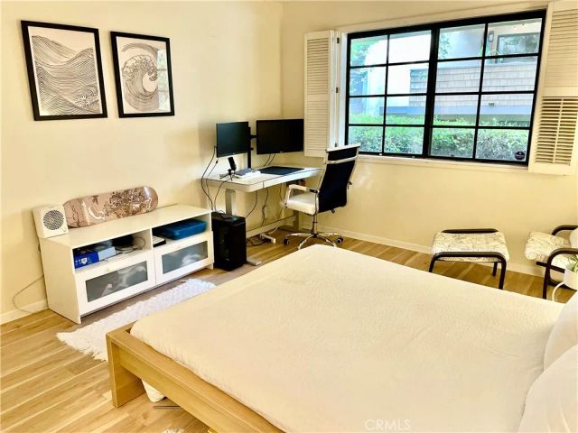 8840 Villa La Jolla Drive 220, La Jolla, CA 92037