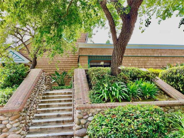8840 Villa La Jolla Drive 220, La Jolla, CA 92037