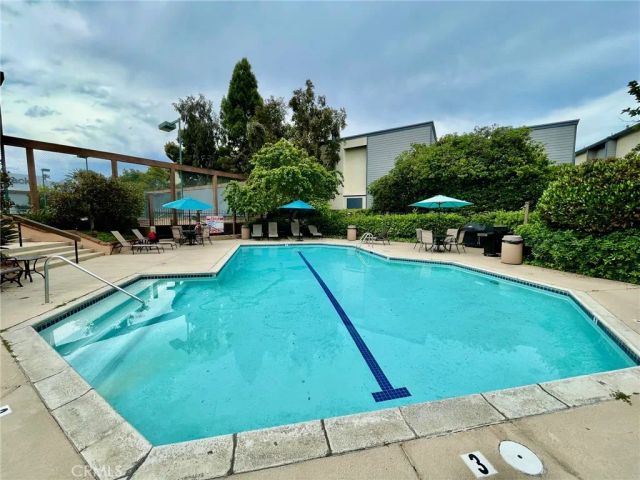 8840 Villa La Jolla Drive 220, La Jolla, CA 92037