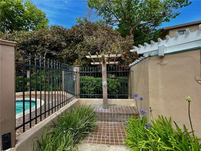 8840 Villa La Jolla Drive 220, La Jolla, CA 92037