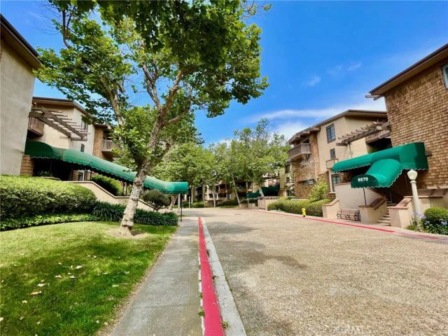 8840 Villa La Jolla Drive 220, La Jolla, CA 92037
