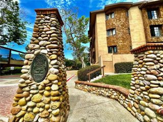 8840 Villa La Jolla Drive 220, La Jolla, CA 92037