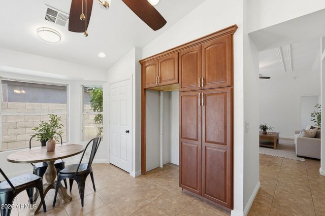 23642 N 36TH Drive, Glendale, AZ 85310