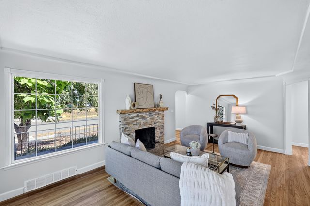 2821 W LONGFELLOW Ave, Spokane, WA 99205