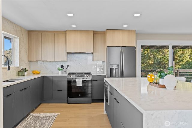 28624 8th Place S, Federal Way, WA 98003