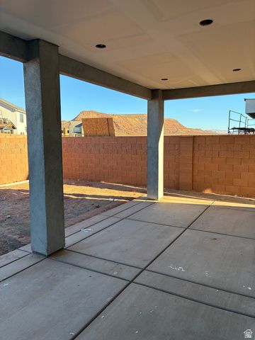 5353 S SHOREBREAK DR, Washington, UT 84780