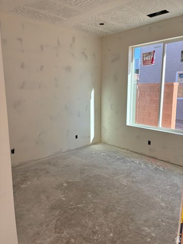 5353 S SHOREBREAK DR, Washington, UT 84780