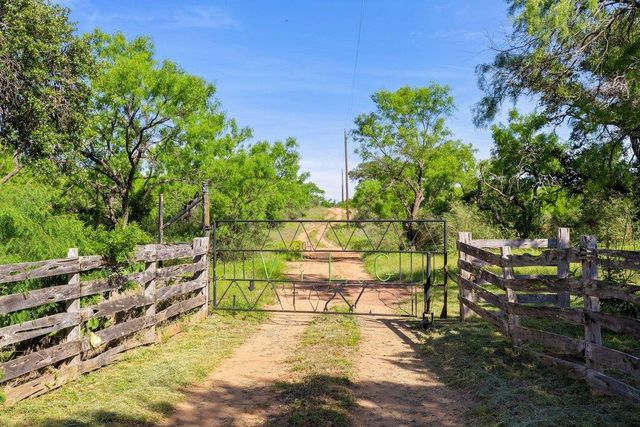 6304 County Road 110, Llano, TX 78643