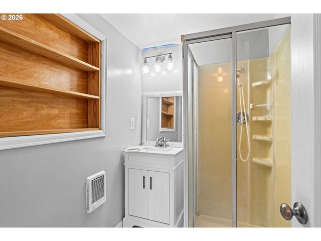 233 HOWARD Ave, Eugene, OR 97404