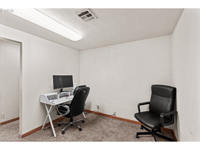 233 HOWARD Ave, Eugene, OR 97404