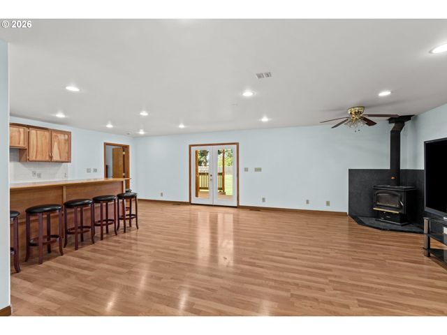 233 HOWARD Ave, Eugene, OR 97404