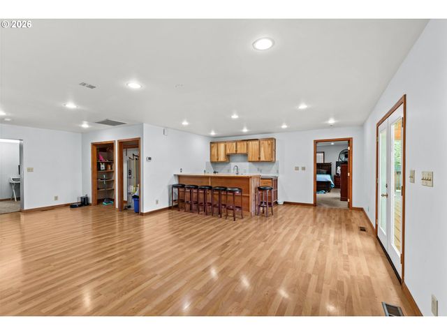 233 HOWARD Ave, Eugene, OR 97404