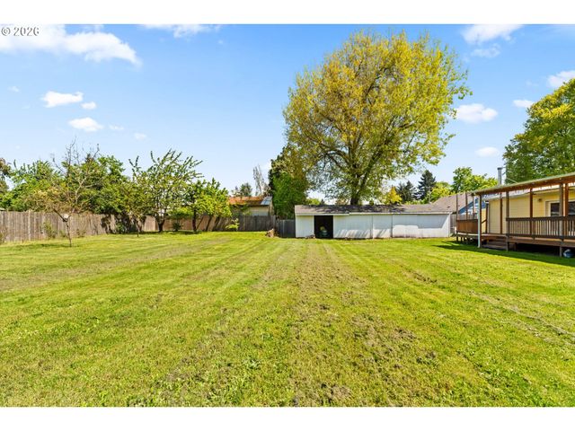 233 HOWARD Ave, Eugene, OR 97404