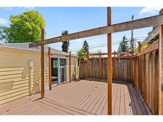233 HOWARD Ave, Eugene, OR 97404