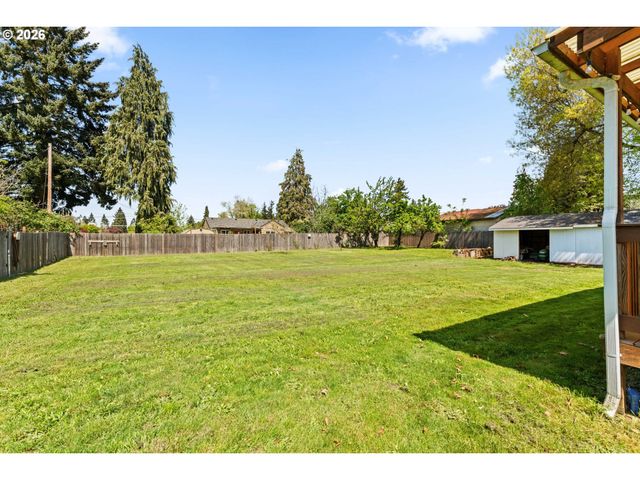 233 HOWARD Ave, Eugene, OR 97404