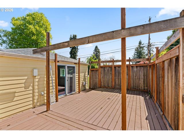 233 HOWARD Ave, Eugene, OR 97404