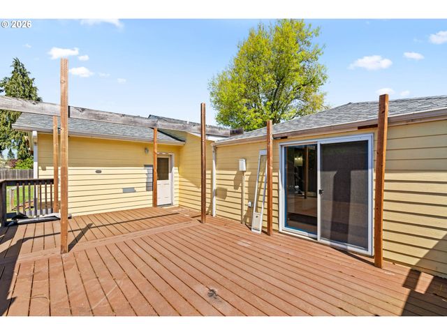 233 HOWARD Ave, Eugene, OR 97404