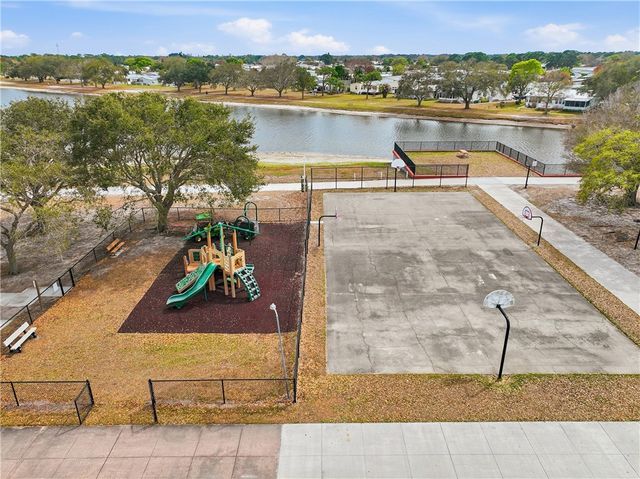 566 Dolphin Circle, Sebastian, FL 32976