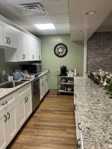 1414 Continental Drive 407+409, Chattanooga, TN 37405