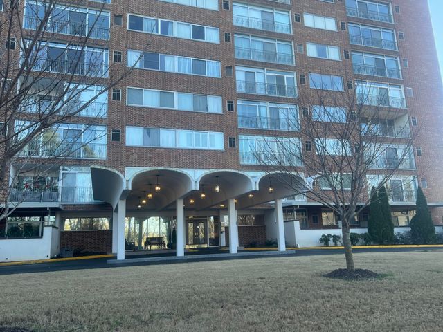 1414 Continental Drive 407+409, Chattanooga, TN 37405