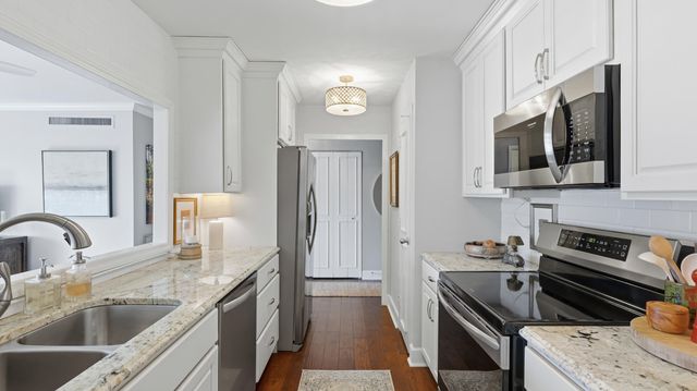 1414 Continental Drive 407+409, Chattanooga, TN 37405