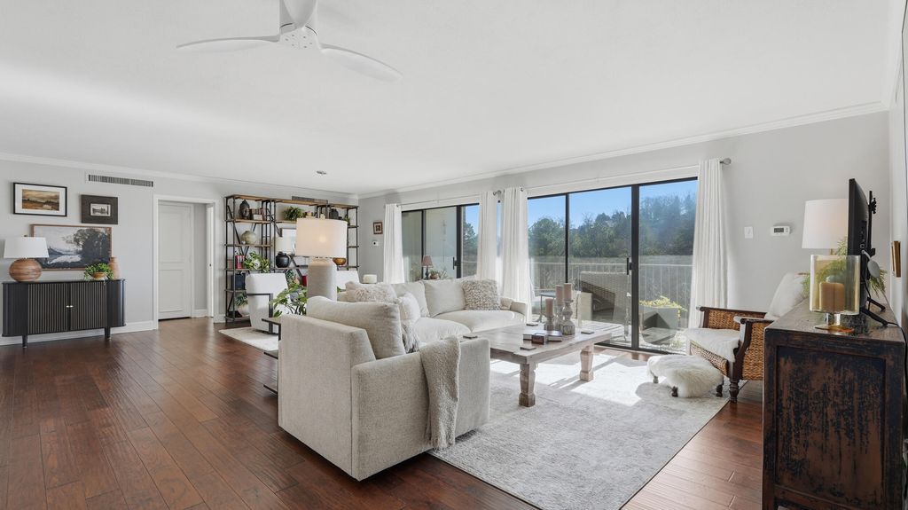 1414 Continental Drive 407+409, Chattanooga, TN 37405