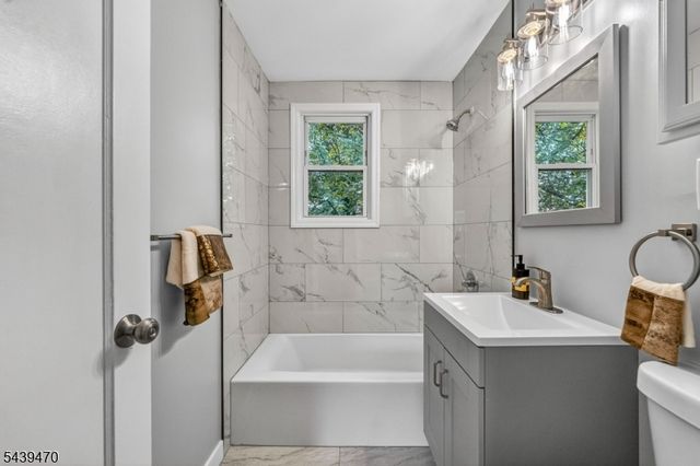 1378 Hamilton St, Elizabeth City, NJ 07208