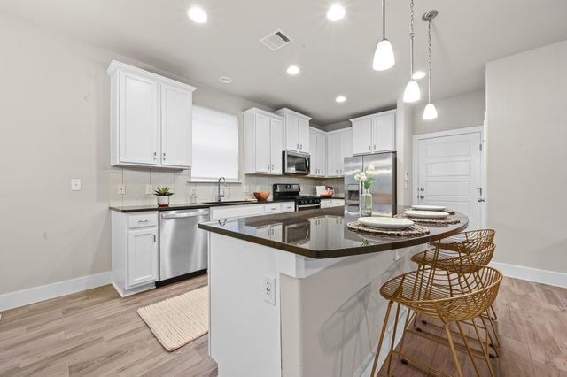 7410 Buchholz ST 43, Austin, TX 78745