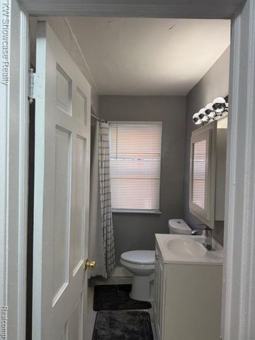 19354 Biltmore Street, Detroit, MI 48235