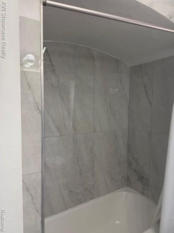 19354 Biltmore Street, Detroit, MI 48235