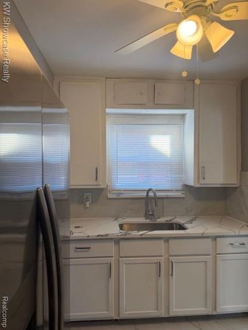 19354 Biltmore Street, Detroit, MI 48235