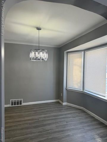 19354 Biltmore Street, Detroit, MI 48235