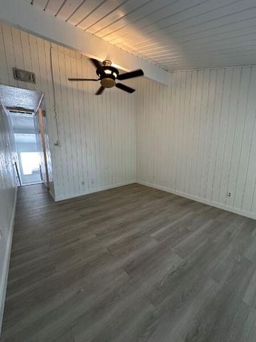 14 Lakeway Street, Conroe, TX 77304