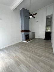 14 Lakeway Street, Conroe, TX 77304