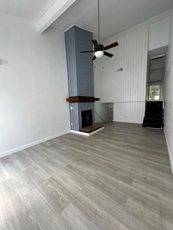 14 Lakeway Street, Conroe, TX 77304