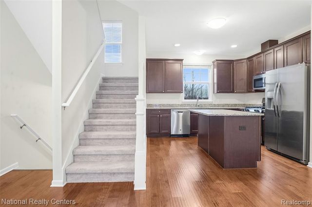 3127 Chambers, Wixom, MI 48393