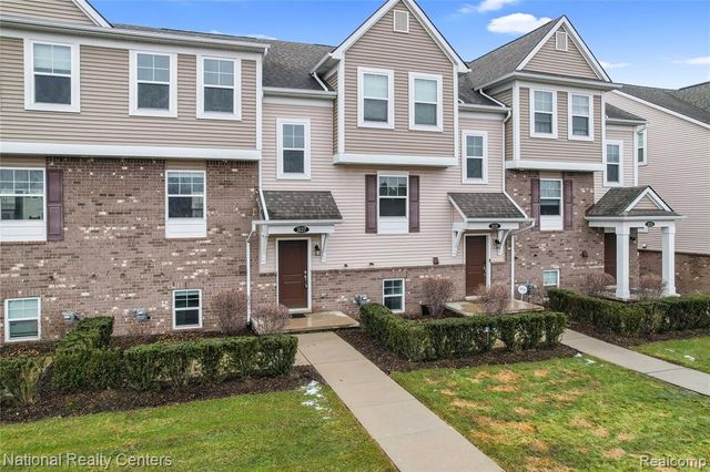 3127 Chambers, Wixom, MI 48393