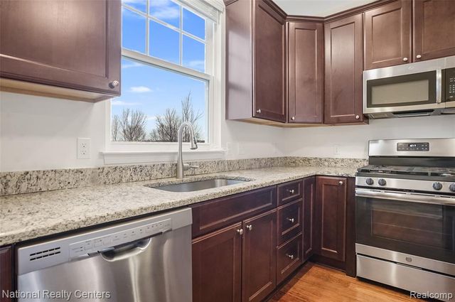 3127 Chambers, Wixom, MI 48393