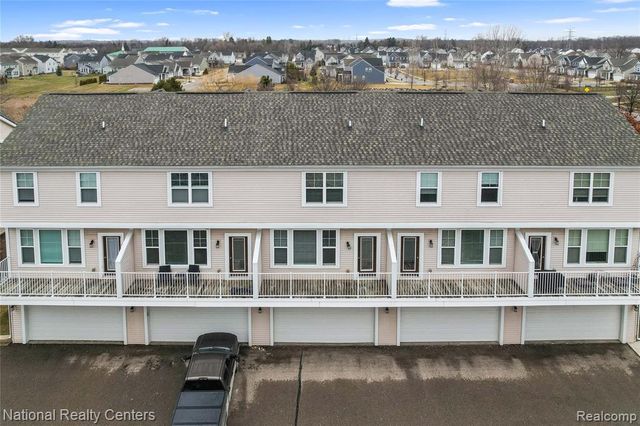 3127 Chambers, Wixom, MI 48393