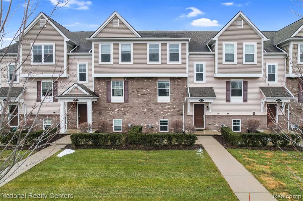 3127 Chambers, Wixom, MI 48393